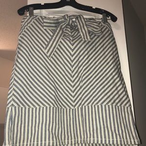 BCBG blue and white stretch jean skirt with belt